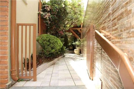 Casa à venda com 380m², 4 quartos e 6 vagas