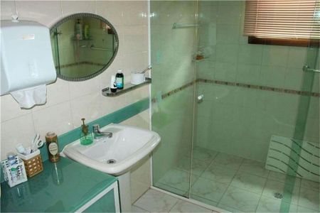 Casa à venda com 380m², 4 quartos e 6 vagas