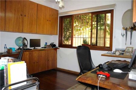 Casa à venda com 380m², 4 quartos e 6 vagas