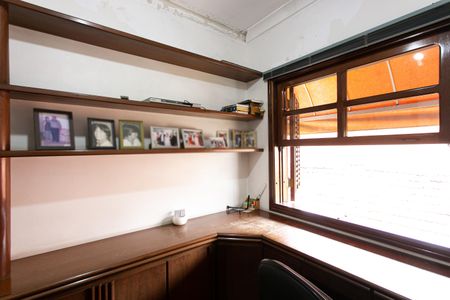 Casa à venda com 300m², 3 quartos e 2 vagasEscritório