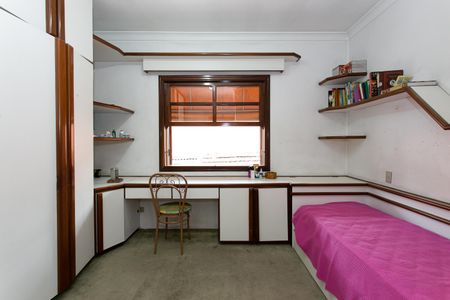 Casa à venda com 300m², 3 quartos e 2 vagasSuíte 2