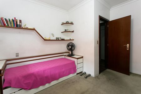 Casa à venda com 300m², 3 quartos e 2 vagasSuíte 2