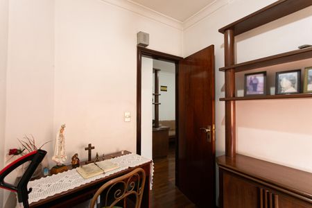 Casa à venda com 300m², 3 quartos e 2 vagasEscritório