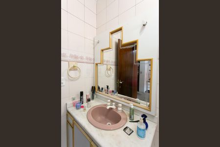 Casa à venda com 300m², 3 quartos e 2 vagasBanheiro da Suíte 2