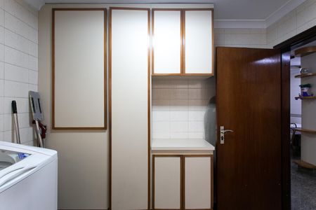 Casa à venda com 300m², 3 quartos e 2 vagasÁrea de Serviço