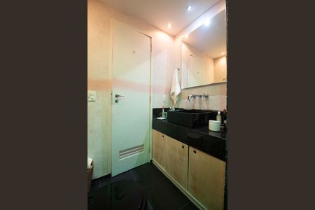 Apartamento à venda com 105m², 3 quartos e 2 vagas Apartamento à venda com 105m², 3 quartos e 2 vagasBanheiro social