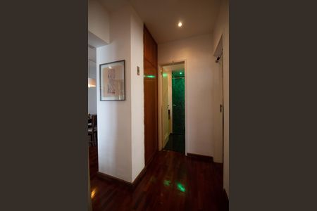 Apartamento à venda com 105m², 3 quartos e 2 vagas Apartamento à venda com 105m², 3 quartos e 2 vagasCorredores