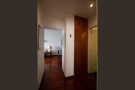 Apartamento à venda com 105m², 3 quartos e 2 vagas Apartamento à venda com 105m², 3 quartos e 2 vagasCorredores