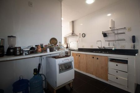 Apartamento à venda com 105m², 3 quartos e 2 vagas Apartamento à venda com 105m², 3 quartos e 2 vagasCozinha