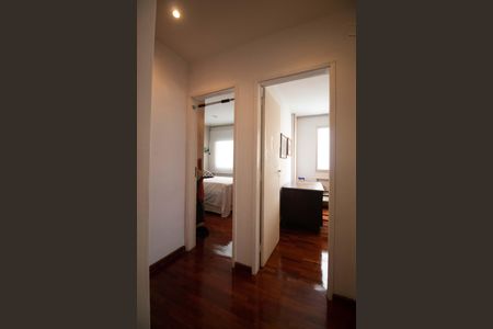 Apartamento à venda com 105m², 3 quartos e 2 vagas Apartamento à venda com 105m², 3 quartos e 2 vagasCorredores