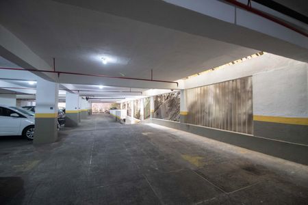 Apartamento à venda com 105m², 3 quartos e 2 vagas Apartamento à venda com 105m², 3 quartos e 2 vagasÁrea Comum - Garagem