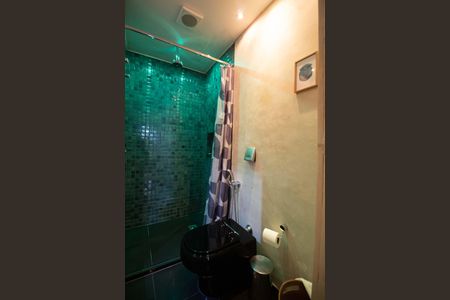 Apartamento à venda com 105m², 3 quartos e 2 vagas Apartamento à venda com 105m², 3 quartos e 2 vagasBanheiro social