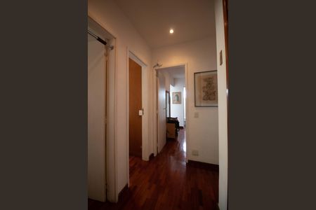 Apartamento à venda com 105m², 3 quartos e 2 vagas Apartamento à venda com 105m², 3 quartos e 2 vagasCorredores