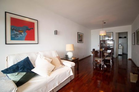 Apartamento à venda com 105m², 3 quartos e 2 vagas Apartamento à venda com 105m², 3 quartos e 2 vagasSala