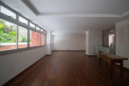 Apartamento à venda com 105m², 3 quartos e 2 vagas Apartamento à venda com 105m², 3 quartos e 2 vagasÁrea comum - Salão de festas