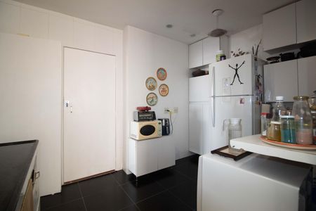 Apartamento à venda com 105m², 3 quartos e 2 vagas Apartamento à venda com 105m², 3 quartos e 2 vagasCozinha