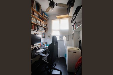 Apartamento à venda com 105m², 3 quartos e 2 vagas Apartamento à venda com 105m², 3 quartos e 2 vagasÁrea de Serviço