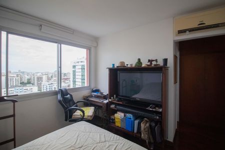Apartamento à venda com 105m², 3 quartos e 2 vagas Apartamento à venda com 105m², 3 quartos e 2 vagasSuíte