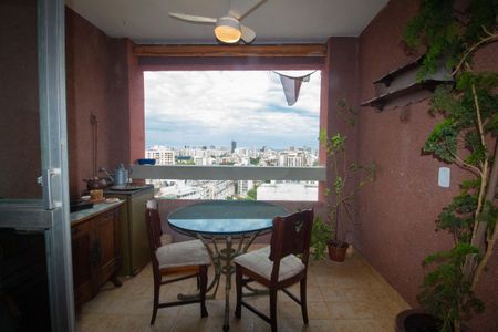 Apartamento à venda com 105m², 3 quartos e 2 vagas Apartamento à venda com 105m², 3 quartos e 2 vagasVaranda da Sala