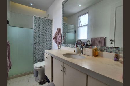 Apartamento à venda com 284m², 4 quartos e 3 vagasBanheiro Social