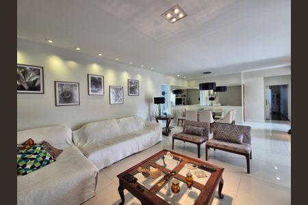 Apartamento à venda com 284m², 4 quartos e 3 vagasSala