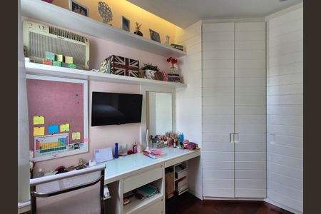 Apartamento à venda com 284m², 4 quartos e 3 vagasQuarto 2