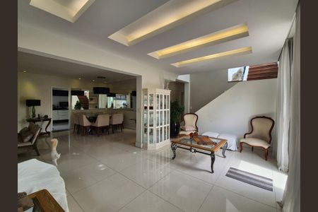 Apartamento à venda com 284m², 4 quartos e 3 vagasSala