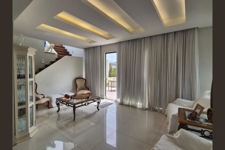 Apartamento à venda com 284m², 4 quartos e 3 vagasSala