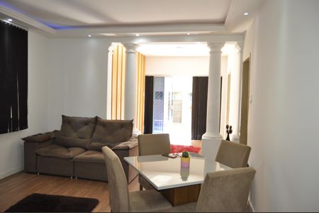 Casa para alugar com 110m², 3 quartos e 1 vagaSala