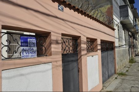 Casa para alugar com 110m², 3 quartos e 1 vagaFachada + Placa