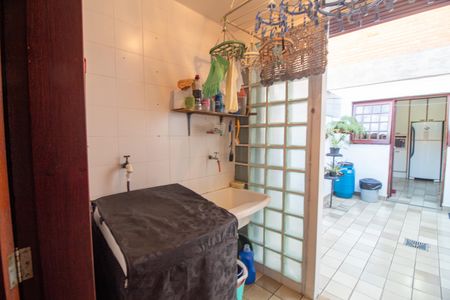 Casa à venda com 200m², 3 quartos e 2 vagas Casa à venda com 200m², 3 quartos e 2 vagasÁrea de Serviço