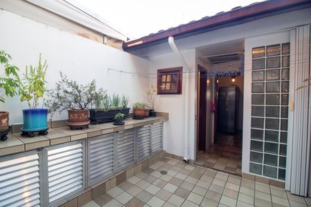 Casa à venda com 200m², 3 quartos e 2 vagas Casa à venda com 200m², 3 quartos e 2 vagasQuintal
