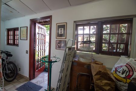 Casa à venda com 200m², 3 quartos e 2 vagas Casa à venda com 200m², 3 quartos e 2 vagasAteliê