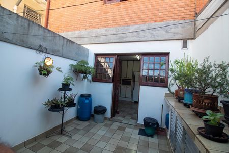Casa à venda com 200m², 3 quartos e 2 vagas Casa à venda com 200m², 3 quartos e 2 vagasQuintal