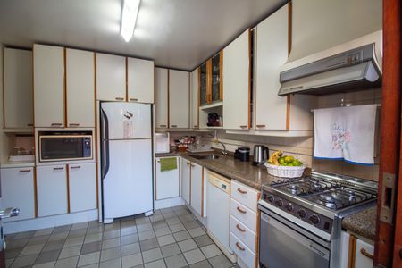 Casa à venda com 200m², 3 quartos e 2 vagas Casa à venda com 200m², 3 quartos e 2 vagasCozinha