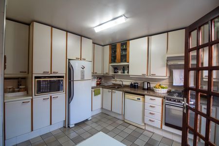 Casa à venda com 200m², 3 quartos e 2 vagas Casa à venda com 200m², 3 quartos e 2 vagasCozinha
