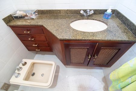 Casa à venda com 200m², 3 quartos e 2 vagas Casa à venda com 200m², 3 quartos e 2 vagasBanheiro da Suíte