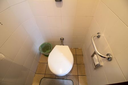 Casa à venda com 200m², 3 quartos e 2 vagas Casa à venda com 200m², 3 quartos e 2 vagasBanheiro de Serviço
