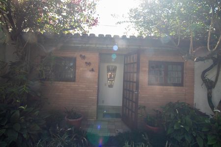 Casa à venda com 200m², 3 quartos e 2 vagas Casa à venda com 200m², 3 quartos e 2 vagasAteliê