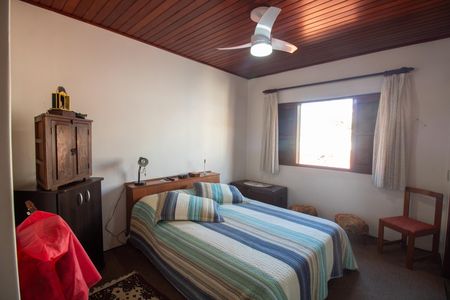 Casa à venda com 200m², 3 quartos e 2 vagas Casa à venda com 200m², 3 quartos e 2 vagasQuarto 3 - Suíte