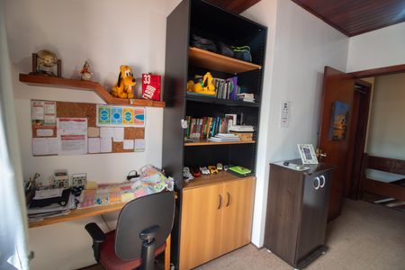 Casa à venda com 200m², 3 quartos e 2 vagas Casa à venda com 200m², 3 quartos e 2 vagasQuarto 2