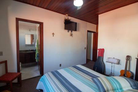 Casa à venda com 200m², 3 quartos e 2 vagas Casa à venda com 200m², 3 quartos e 2 vagasQuarto 3 - Suíte