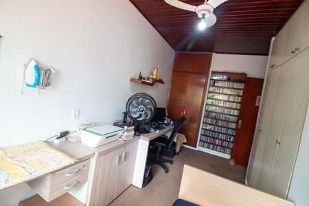 Casa à venda com 200m², 3 quartos e 2 vagas Casa à venda com 200m², 3 quartos e 2 vagasQuarto 1