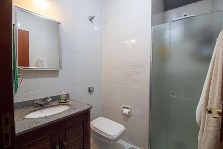 Casa à venda com 200m², 3 quartos e 2 vagas Casa à venda com 200m², 3 quartos e 2 vagasBanheiro