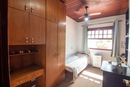Casa à venda com 200m², 3 quartos e 2 vagas Casa à venda com 200m², 3 quartos e 2 vagasQuarto 2