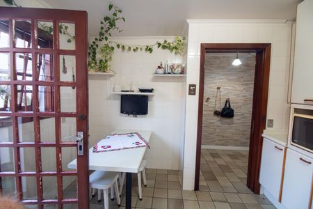 Casa à venda com 200m², 3 quartos e 2 vagas Casa à venda com 200m², 3 quartos e 2 vagasCozinha