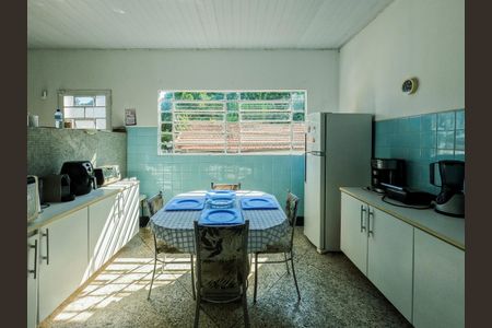 Casa à venda com 435m², 3 quartos e 3 vagas Casa à venda com 435m², 3 quartos e 3 vagasCozinha