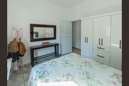 Casa à venda com 435m², 3 quartos e 3 vagas Casa à venda com 435m², 3 quartos e 3 vagasQuarto 2