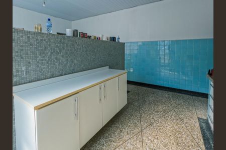 Casa à venda com 435m², 3 quartos e 3 vagas Casa à venda com 435m², 3 quartos e 3 vagasCozinha - Armários