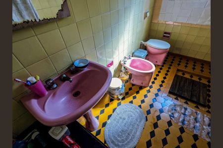 Casa à venda com 435m², 3 quartos e 3 vagas Casa à venda com 435m², 3 quartos e 3 vagasBanheiro